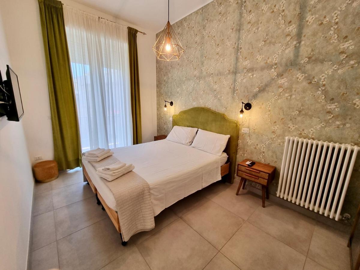 Dimora Giusti Bed and Breakfast Lecce Exteriör bild