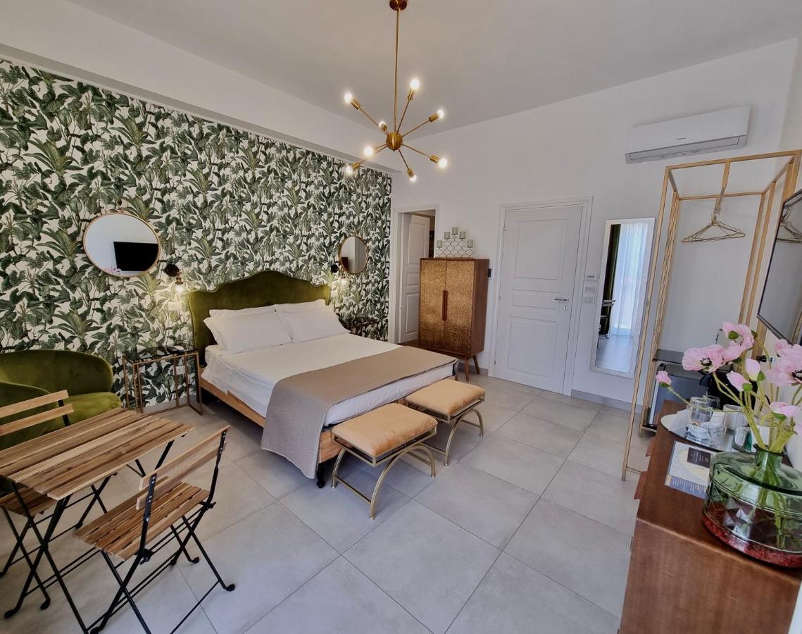 Dimora Giusti Bed and Breakfast Lecce Exteriör bild