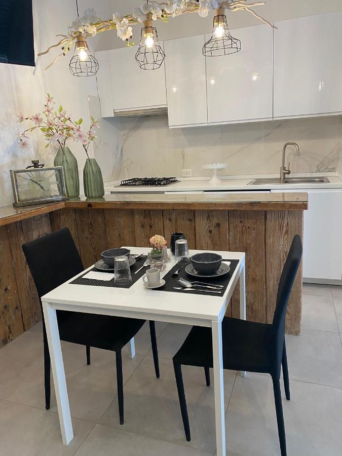 Dimora Giusti Bed and Breakfast Lecce Exteriör bild